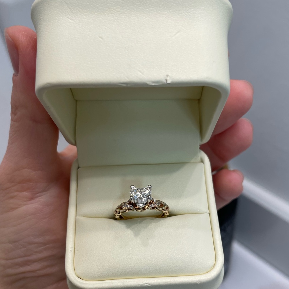 1 CARAT NATURAL DIAMOND ring from Jared - Picture 3 of 11